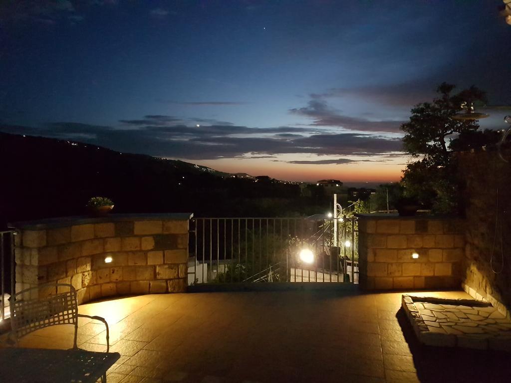 メタ Chez Chantal Bed & Breakfast エクステリア 写真