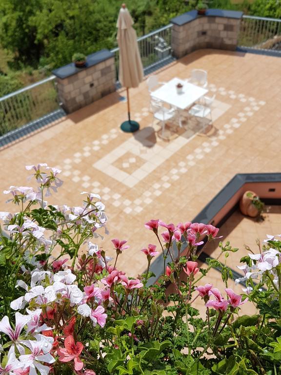 メタ Chez Chantal Bed & Breakfast エクステリア 写真